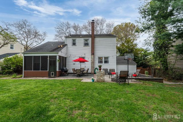 7 Spier Drive, Livingston, NJ 07039