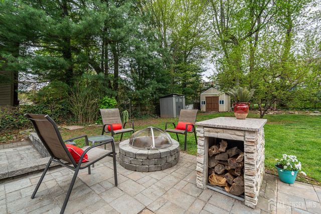 7 Spier Drive, Livingston, NJ 07039