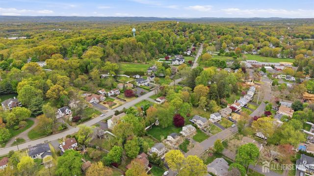 7 Spier Drive, Livingston, NJ 07039