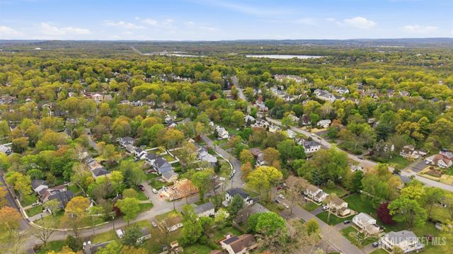 7 Spier Drive, Livingston, NJ 07039