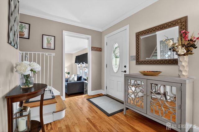 7 Spier Drive, Livingston, NJ 07039