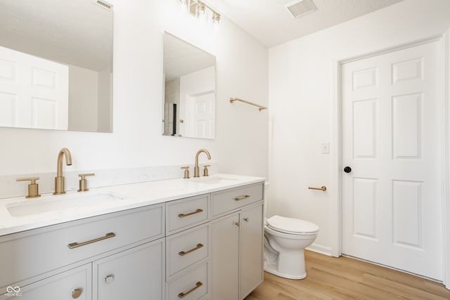 6365 W Oxford Lane, Mccordsville, IN 46055