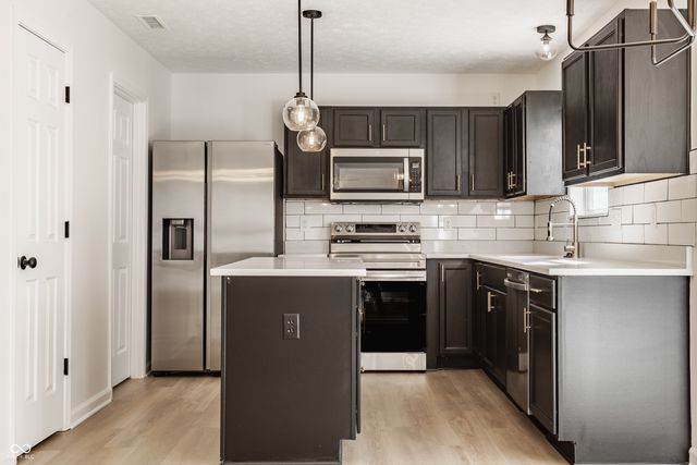 6365 W Oxford Lane, Mccordsville, IN 46055