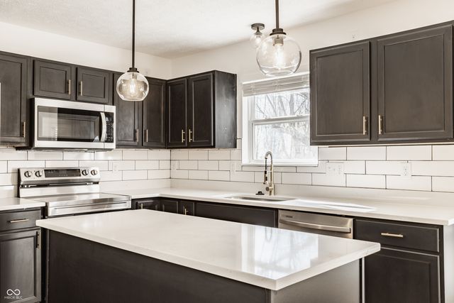 6365 W Oxford Lane, Mccordsville, IN 46055