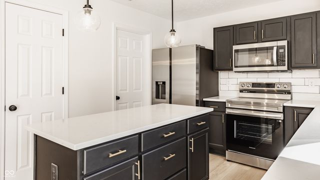 6365 W Oxford Lane, Mccordsville, IN 46055