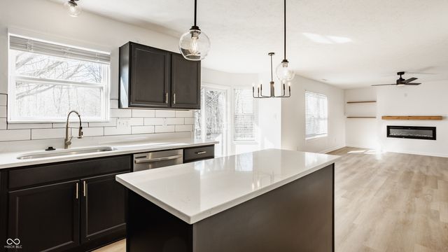 6365 W Oxford Lane, Mccordsville, IN 46055