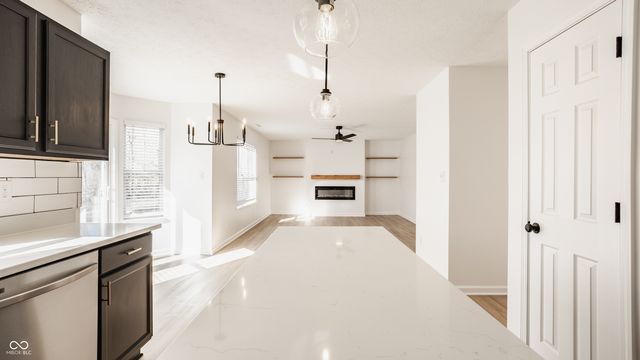 6365 W Oxford Lane, Mccordsville, IN 46055