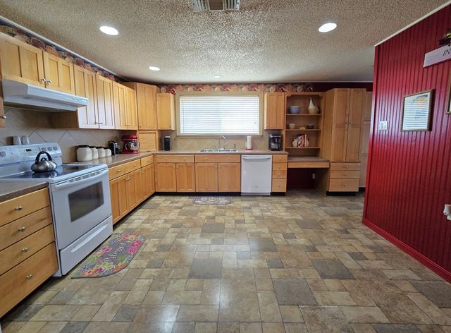 2740 County Rd C2000, Stanton, TX 79782