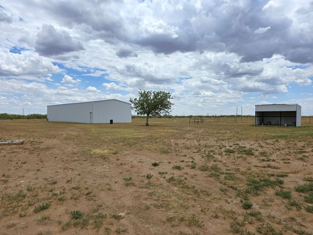2740 County Rd C2000, Stanton, TX 79782