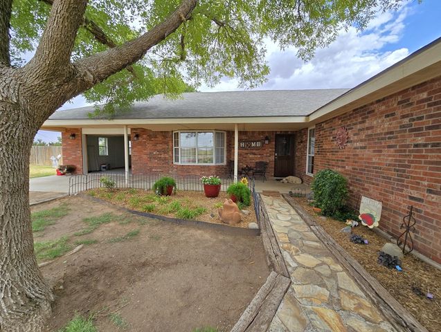 2740 County Rd C2000, Stanton, TX 79782