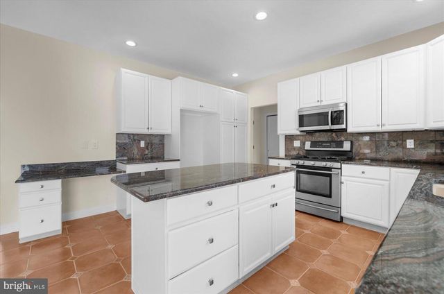 817 ARROWHEAD LN, Harleysville, PA 19438