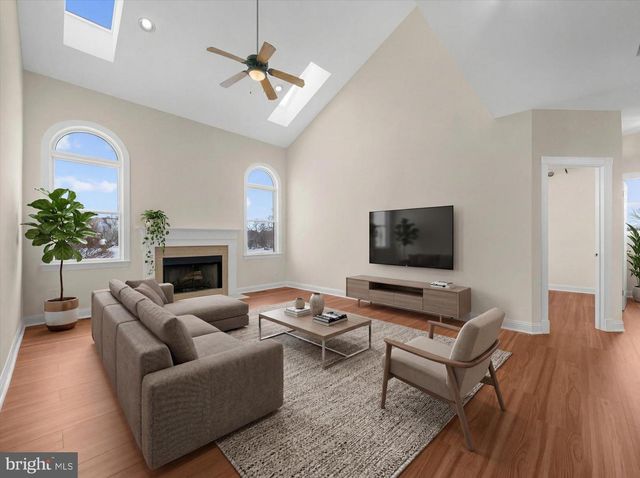 817 ARROWHEAD LN, Harleysville, PA 19438