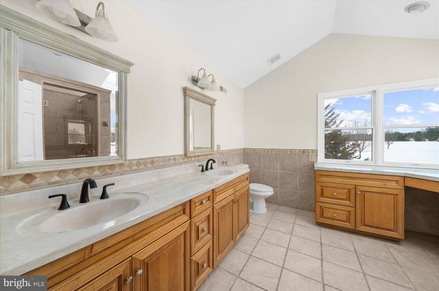 817 ARROWHEAD LN, Harleysville, PA 19438