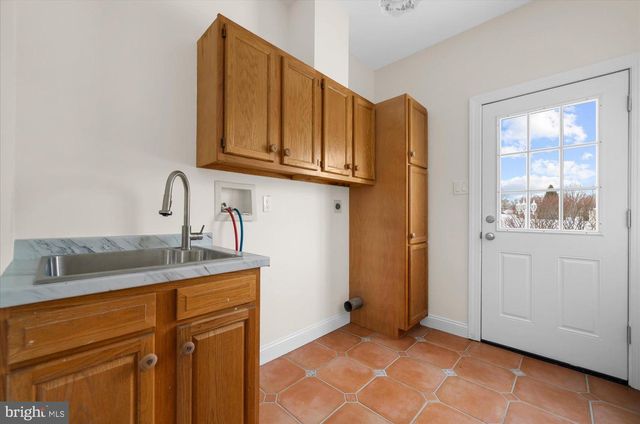 817 ARROWHEAD LN, Harleysville, PA 19438