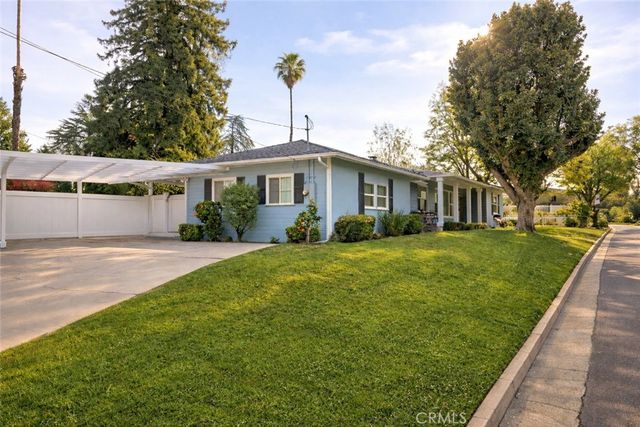 1329 La Loma Dr., Redlands, CA 92373