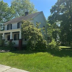102 E Cedar Street, Poughkeepsie, NY 12601