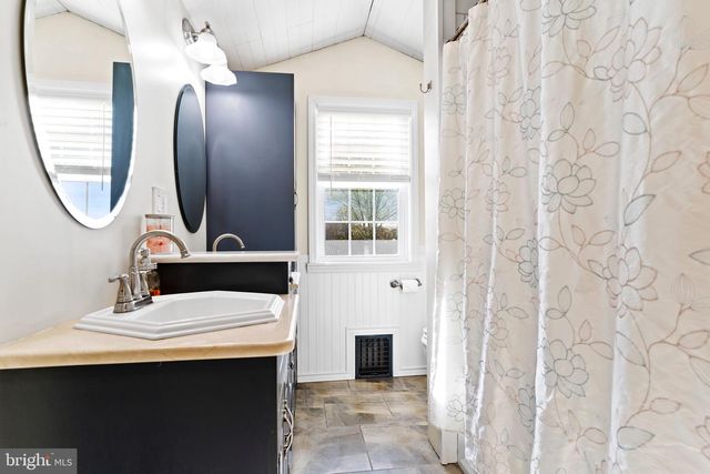 633 NEWPORT RD, Duncannon, PA 17020