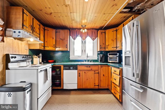 633 NEWPORT RD, Duncannon, PA 17020