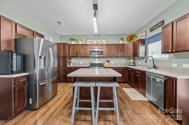 2301 Amesbury Court, Albemarle, NC 28001