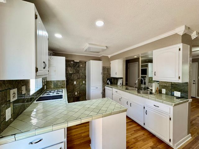 102 Capri Drive, Melbourne, AR 72556