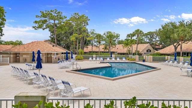 1401 Mahogany Place, Palm Beach Gardens, FL 33418