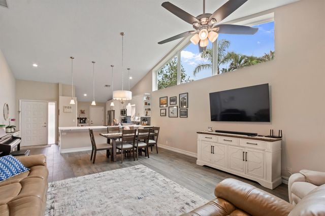 1401 Mahogany Place, Palm Beach Gardens, FL 33418