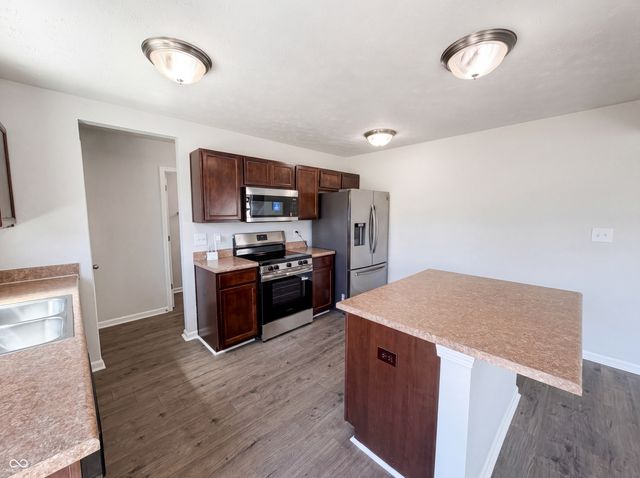 939 Olmsted Court, Shelbyville, IN 46176