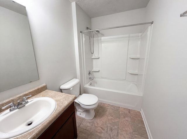 939 Olmsted Court, Shelbyville, IN 46176