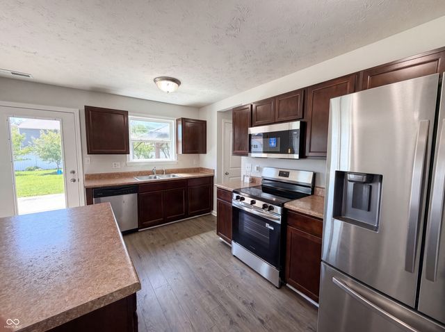 939 Olmsted Court, Shelbyville, IN 46176