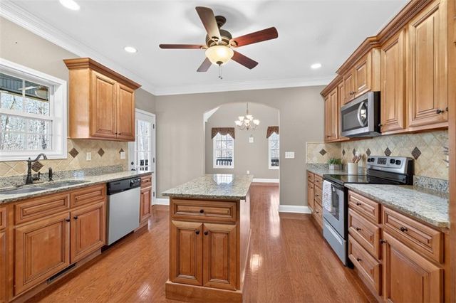 90 Azalea Court, Murrayville, GA 30564