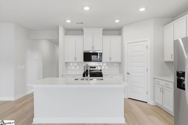 608 Hollybank Street, Fountain Inn, SC 29644