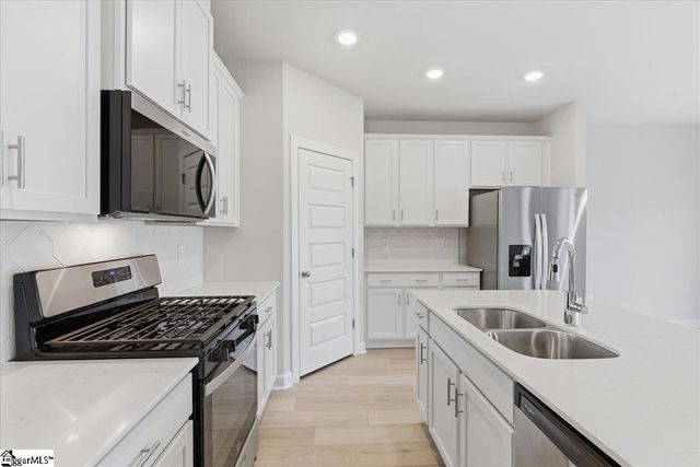 608 Hollybank Street, Fountain Inn, SC 29644