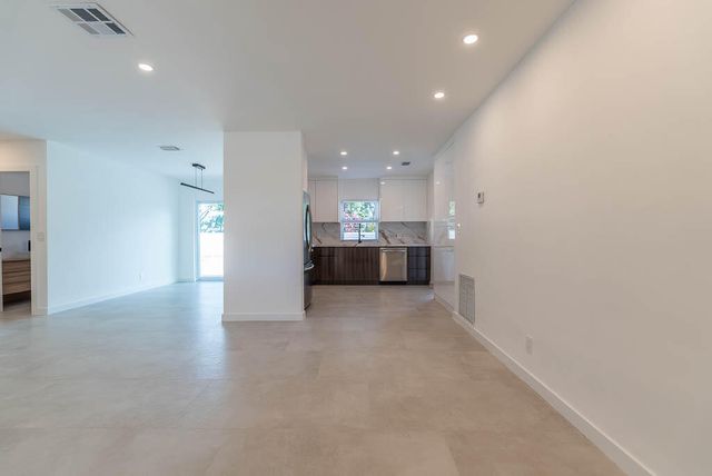 2712 Lake Ida Road, Delray Beach, FL 33445
