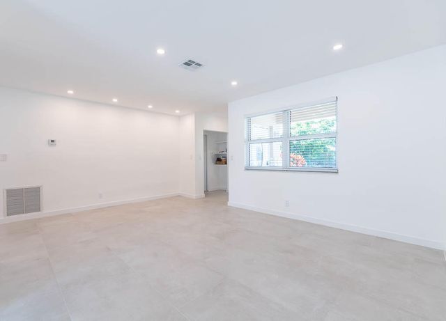 2712 Lake Ida Road, Delray Beach, FL 33445