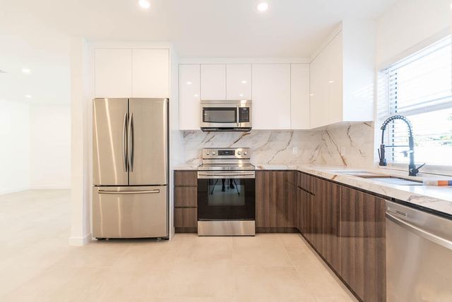 2712 Lake Ida Road, Delray Beach, FL 33445
