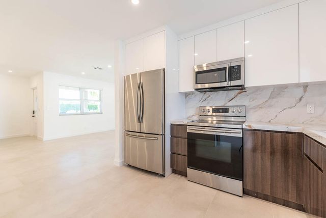 2712 Lake Ida Road, Delray Beach, FL 33445