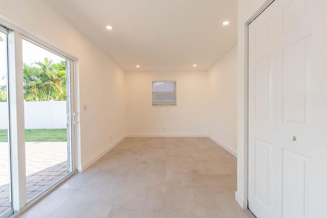 2712 Lake Ida Road, Delray Beach, FL 33445