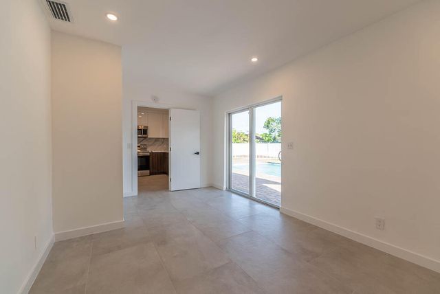 2712 Lake Ida Road, Delray Beach, FL 33445
