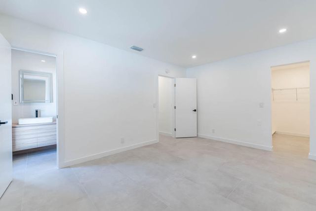 2712 Lake Ida Road, Delray Beach, FL 33445