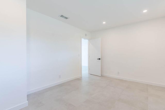 2712 Lake Ida Road, Delray Beach, FL 33445