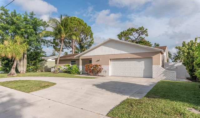 2712 Lake Ida Road, Delray Beach, FL 33445