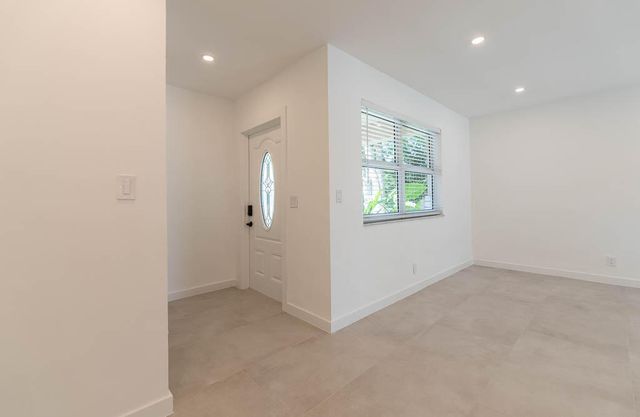 2712 Lake Ida Road, Delray Beach, FL 33445