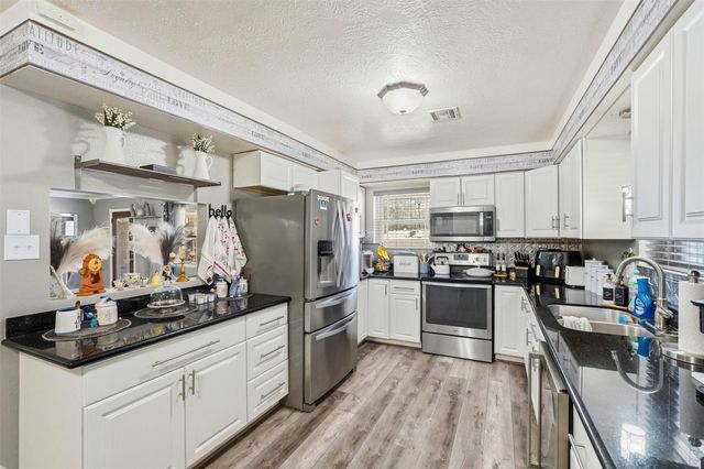 25916 Fm 2100 Road, Huffman, TX 77336