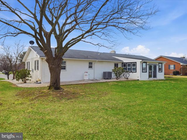 2953 PHILADELPHIA AVE, Chambersburg, PA 17201