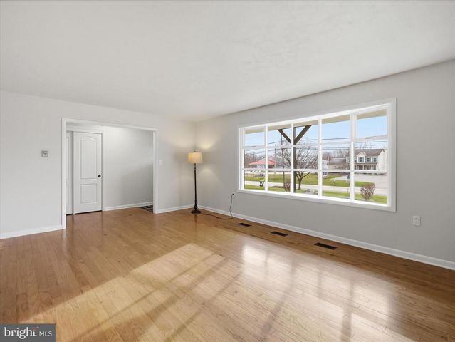 2953 PHILADELPHIA AVE, Chambersburg, PA 17201