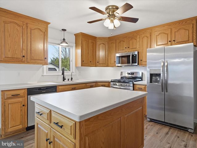 2953 PHILADELPHIA AVE, Chambersburg, PA 17201