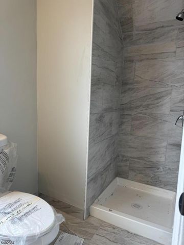 174 N 18Th St, East Orange City, NJ 07017