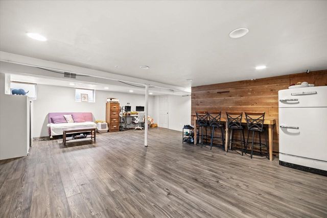 7738 W Eden PLACE, Milwaukee, WI 53220