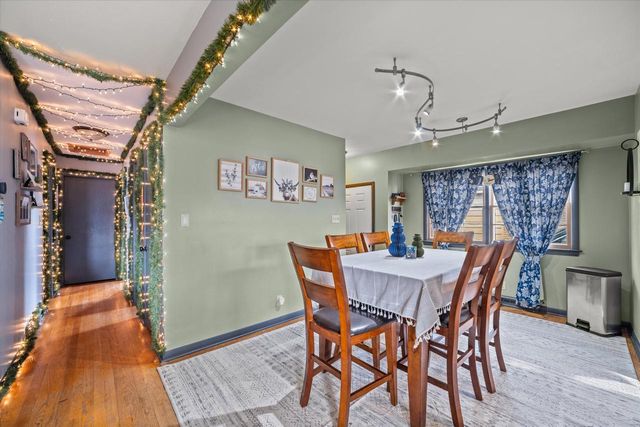 7738 W Eden PLACE, Milwaukee, WI 53220