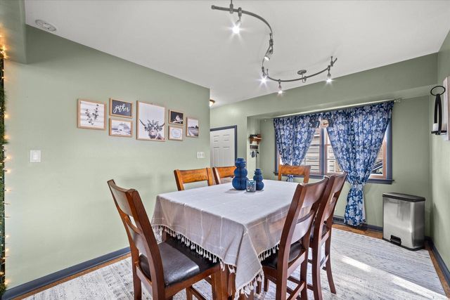 7738 W Eden PLACE, Milwaukee, WI 53220